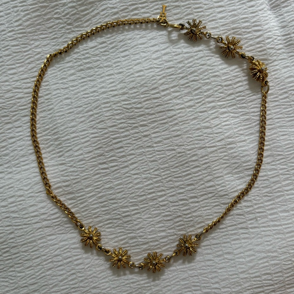 Vintage Trifari T-Tag Gold Tone Daisy Necklace